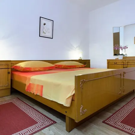 Tonka Apartment