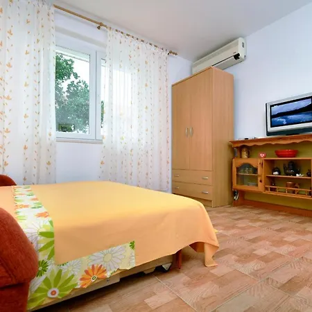 Tonka Apartment
